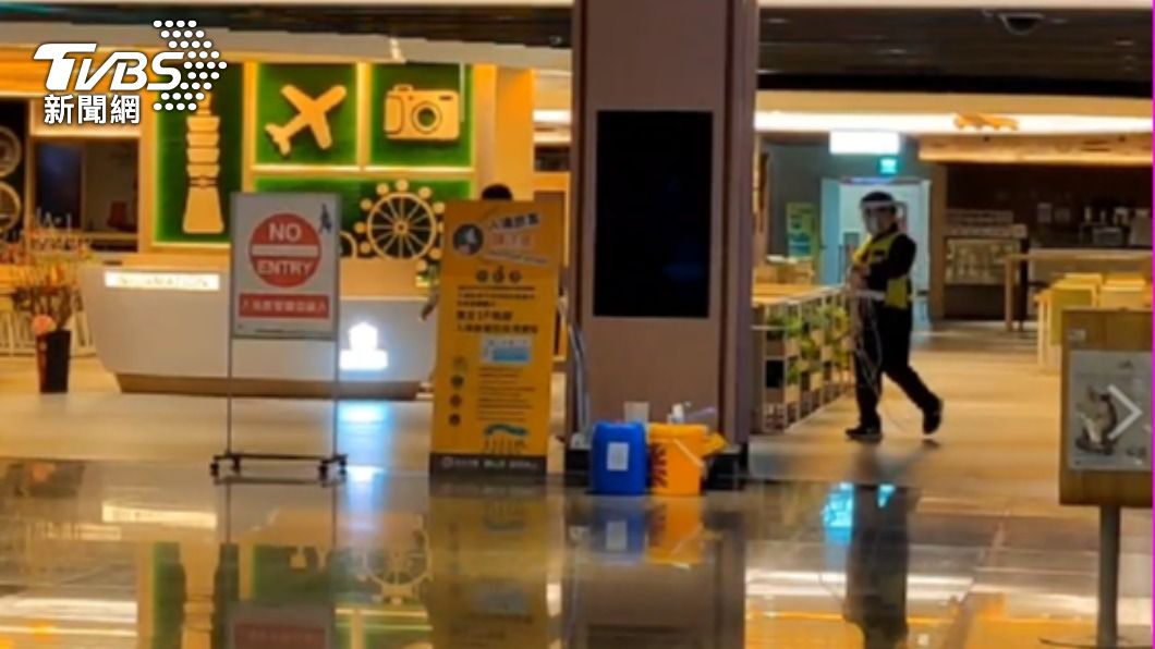 確診個案疑曾至桃機 二航廈美食街急關閉消毒