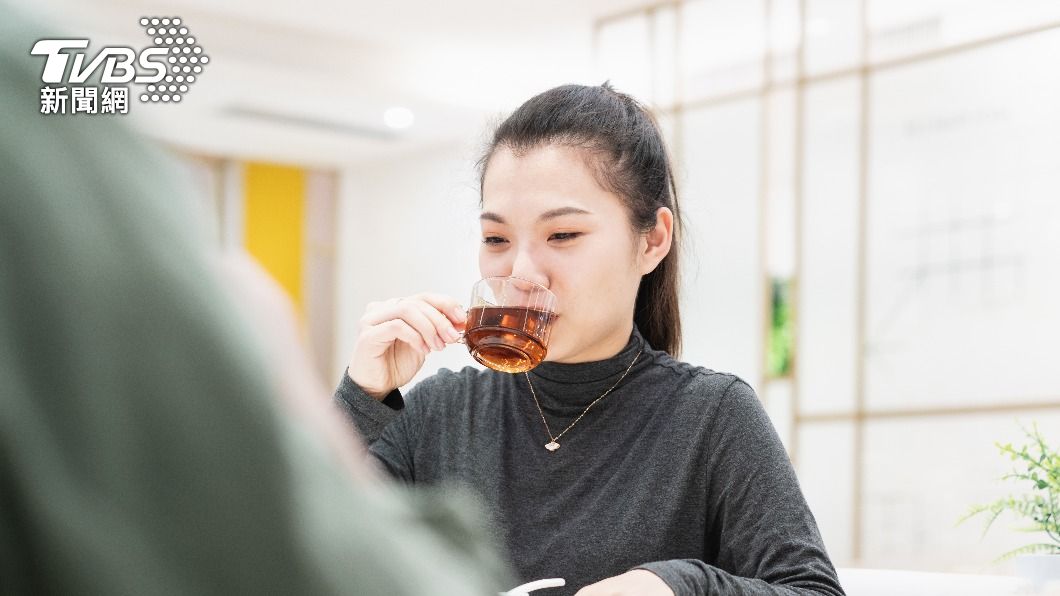 若喝茶時間不對，恐造成身體負擔。（示意圖／shutterstock達志影像）