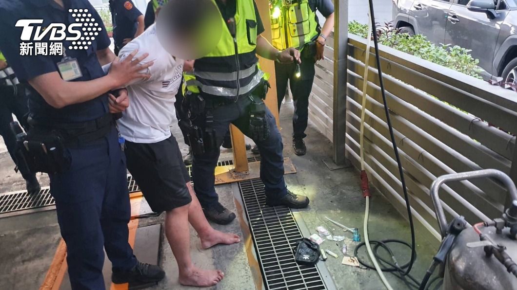 高雄男子持毒品上派出所問路 警匪大街上演徒步追逐