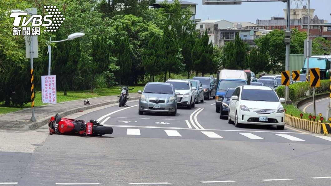 重機界法拉利摔車 百萬杜卡迪車主穿防摔衣仍身亡