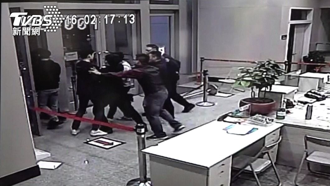 中崙所電腦遭砸案　松山分局長親出庭：不同意和解