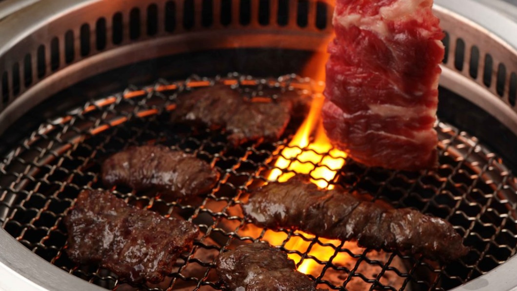 對中身分證「1個月免費吃肉」　母親節爽嗑龍蝦