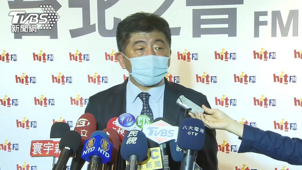 陳時中提醒記者不要擠在一起堵麥克風。（圖／TVBS資料畫面）