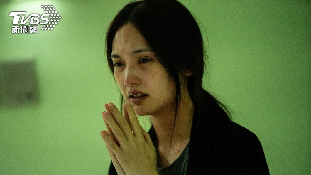 楊丞琳情緒崩潰找愛女。(圖/甲上娛樂提供)