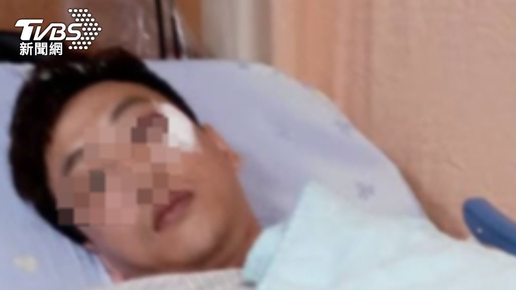 簡男遭人毆打腿部遭刀刺傷。(圖/TVBS)