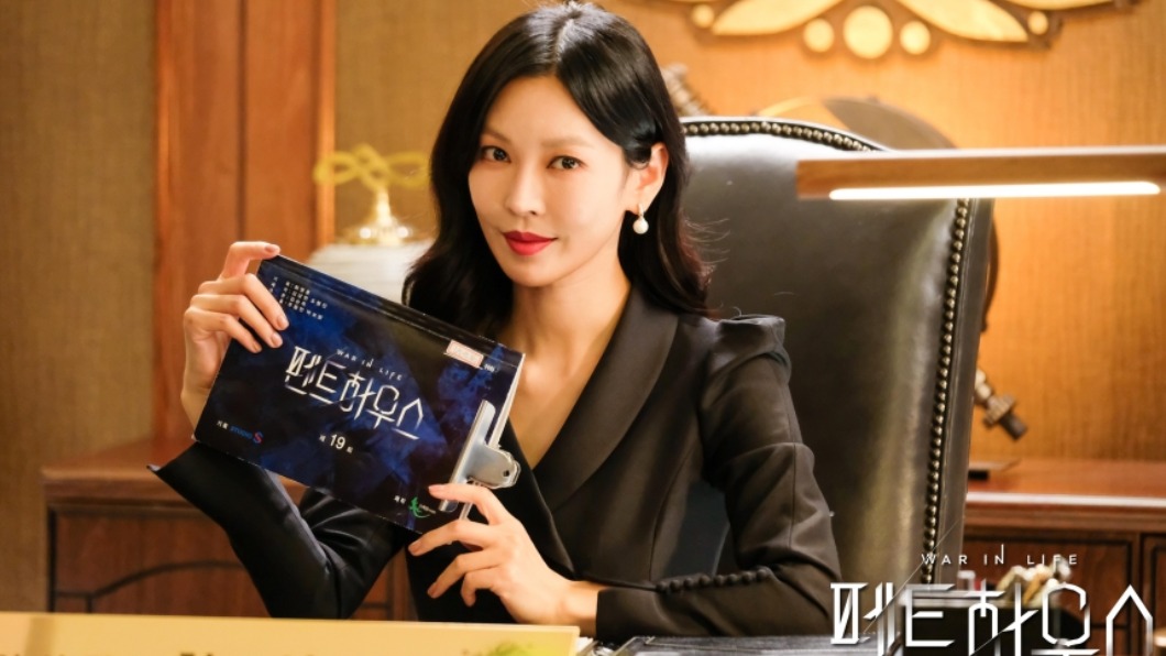 金素妍在《Penthouse上流戰爭》飾演「千書真」一角。(圖/翻攝自金素妍IG)