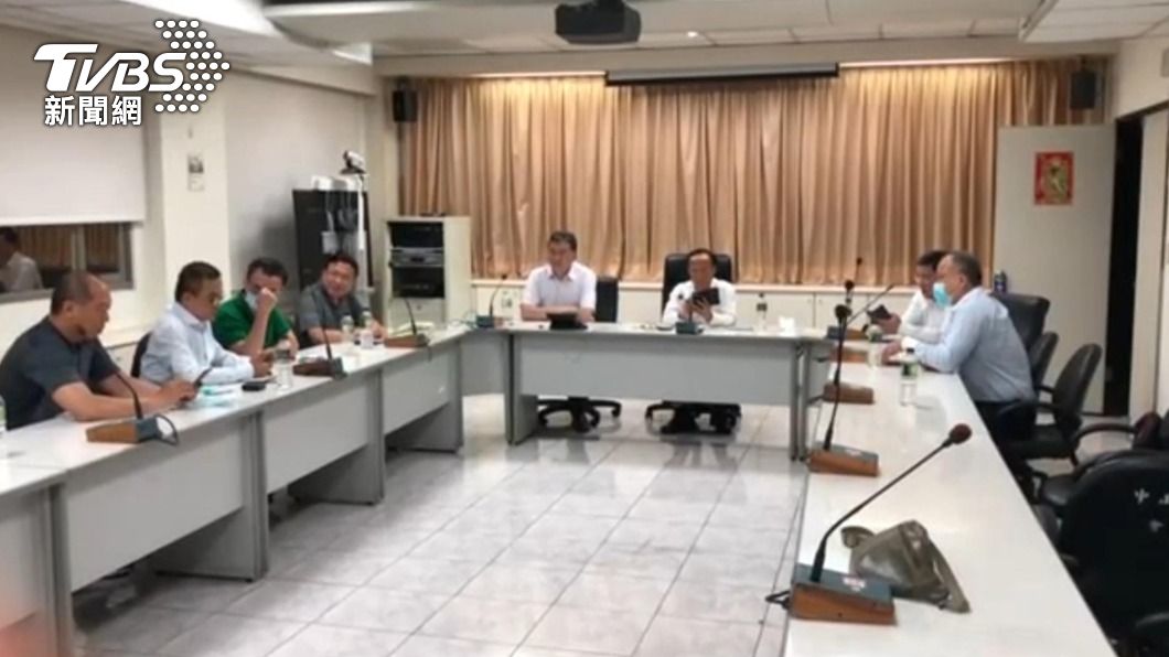 陳嘉昌餐敘遭丟千隻蟑螂鬧場 徹夜追查涉案4男1女