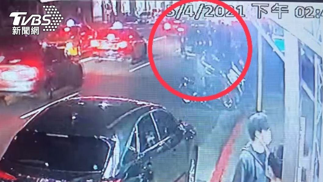 潑千隻蟑螂嫌犯逮1女嫌 其餘4人曾一度違規遭盤查