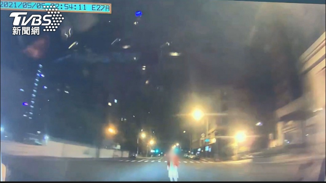 行車紀錄器畫面曝光,黃母最後身影。(圖/TVBS)