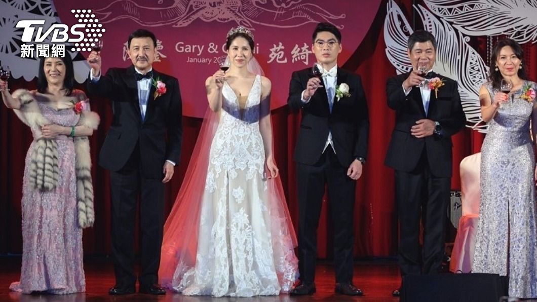 余苑綺2019年盛大補辦婚宴。（圖／余苑綺經紀人提供）