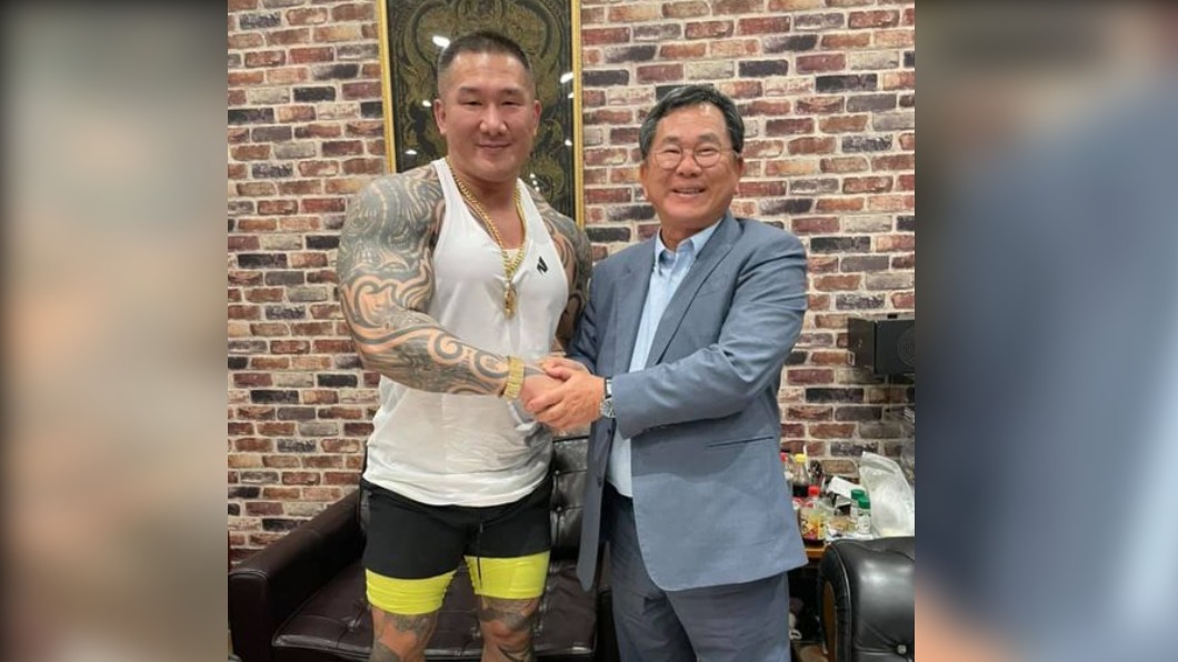 陳明文、館長握手言和　黃國昌：根本是在說笑