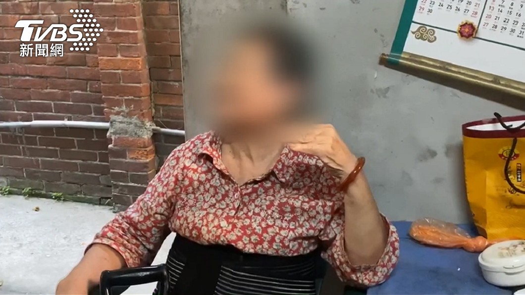 劉姓女大生與阿嬤感情很好。(圖/TVBS)