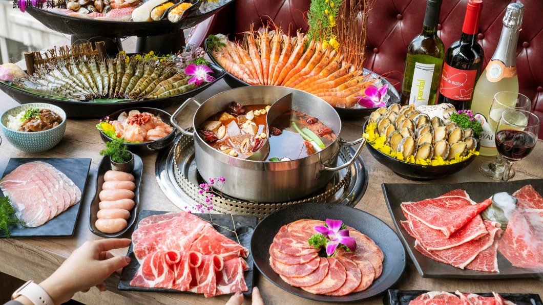 身分證內有「5、2、0」任2碼,可享 「生食級大干貝吃到飽」。(圖/翻攝自「新馬辣經典麻辣鍋 粉絲俱樂部」臉書)