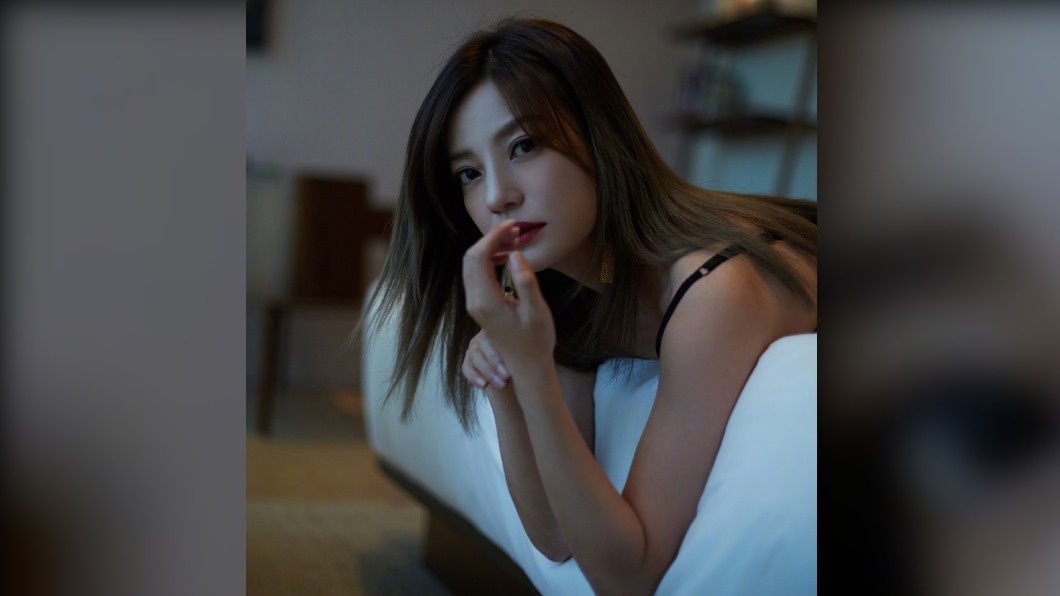 趙薇刪光老公黃有龍合照。(圖/翻攝自趙薇微博)