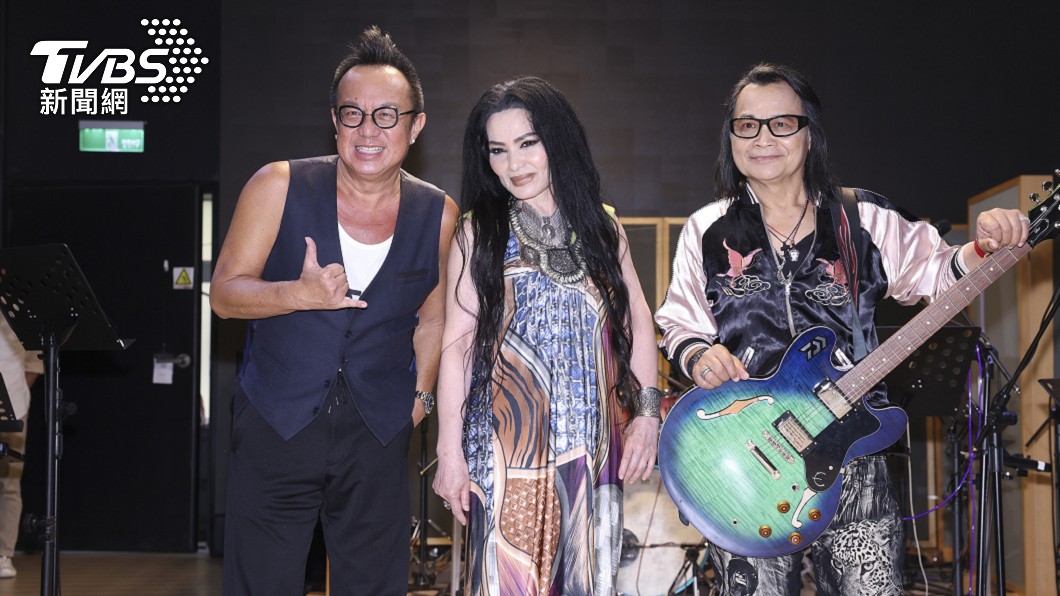 (圖左起)黃大煒、潘越雲和沈文程為演唱會練團彩排。(圖/大大娛樂提供)