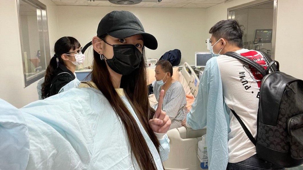 李千那父血管阻塞「昏厥摔落椅子」 急開刀5小時送加護