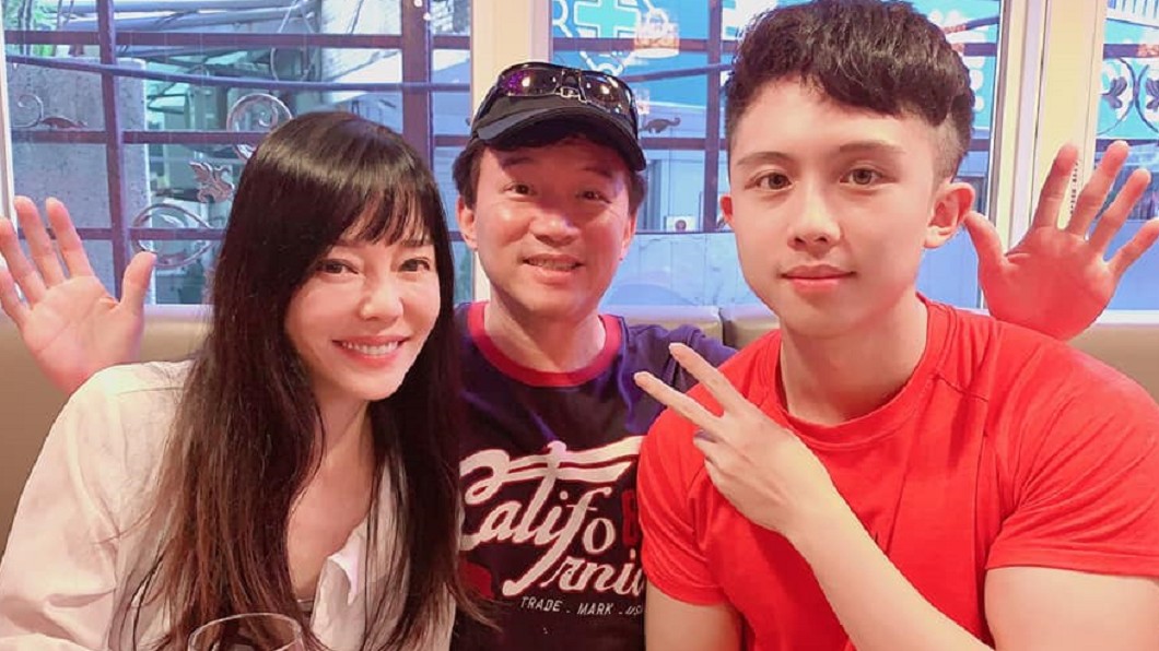 孫鵬對兒子感情事一向保守,講求順其自然。(圖/翻攝自狄鶯臉書)