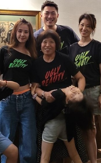蔡依林辣露內褲頭。（圖／翻攝自蔡依林IG）