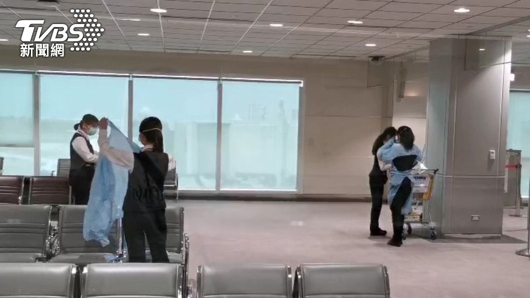 桃園機場比照包機規格，啟用防疫候機室。（圖／TVBS）