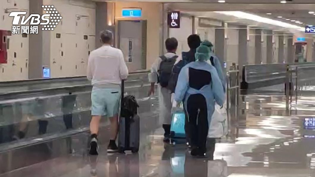 印度好毒!醫療專機、自行搭機4確診 今航班3人有症狀