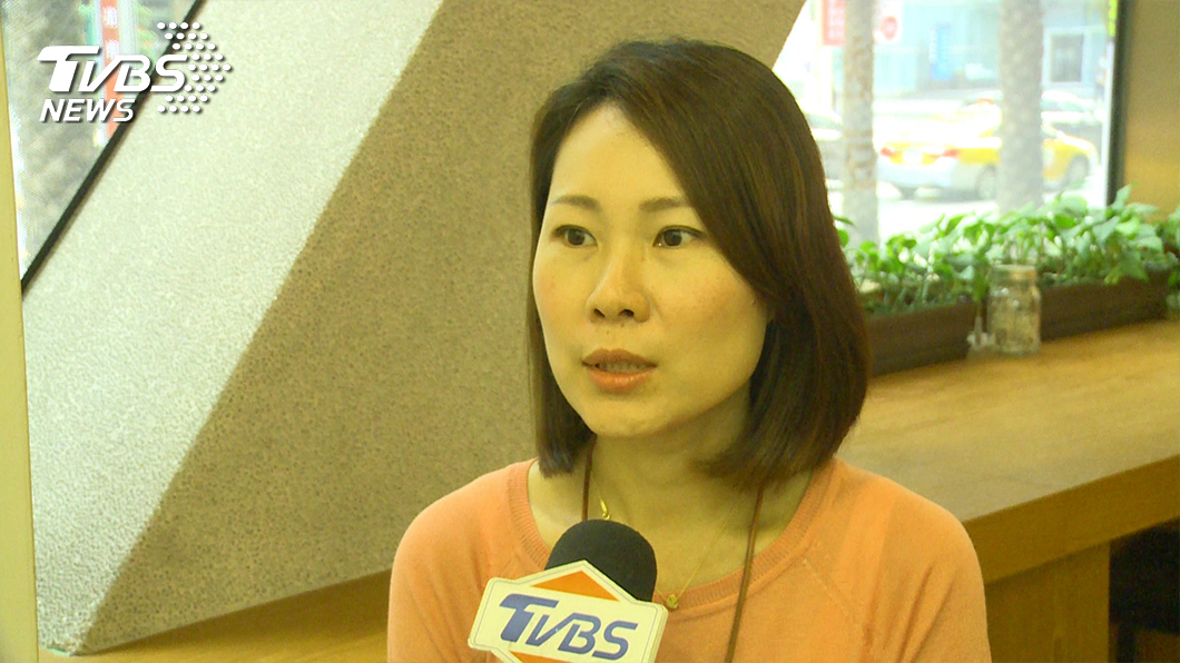 商品中心總監鄭雅方表示，希望透過「上傳健檢報告」活動，呼籲消費者在乎肝臟健康的重要。(圖／TVBS)
