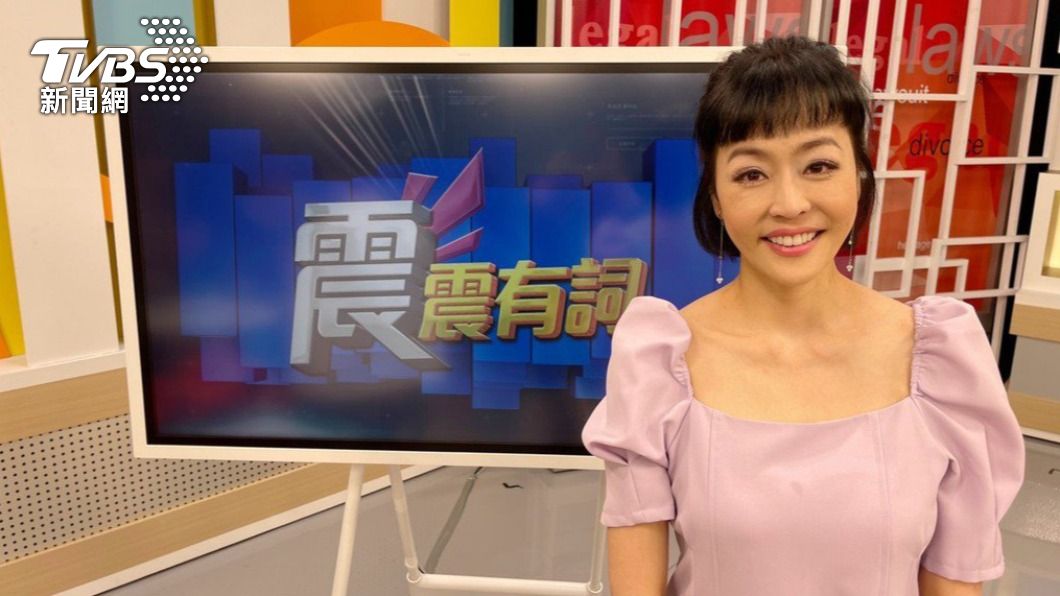 唐玲錄製節目，揭露悲慘身世。（圖／和展影視提供）