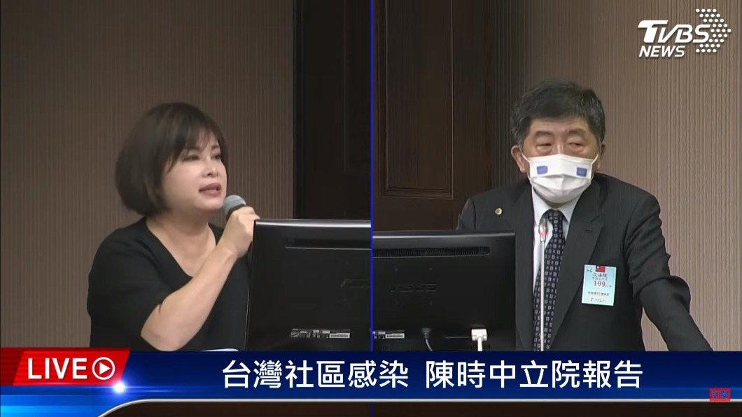 陳時中接受詢答時表示防疫很有可能會進到第3級,疫情非常的嚴峻。(圖/TVBS)
