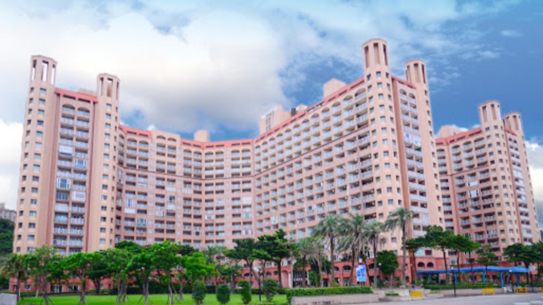 當地住戶表示，時常從通風管內聞到藥水味，非常擔心造成群聚感染。（圖／翻攝Google Map）