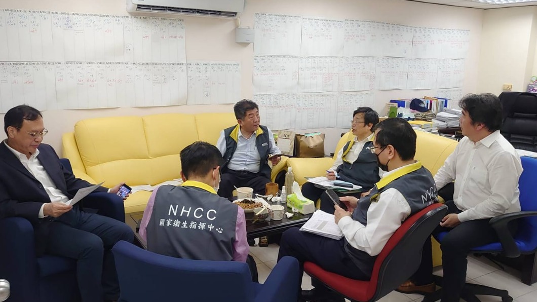 陳時中稱「上班不算室內聚會」　挨轟：病毒會分辨開趴？