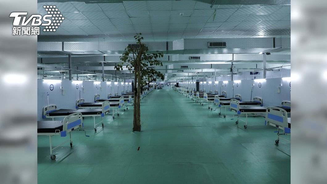 圖說:印度官方緊急搭建臨時醫院以收治大量患者(圖/達志影像美聯社)