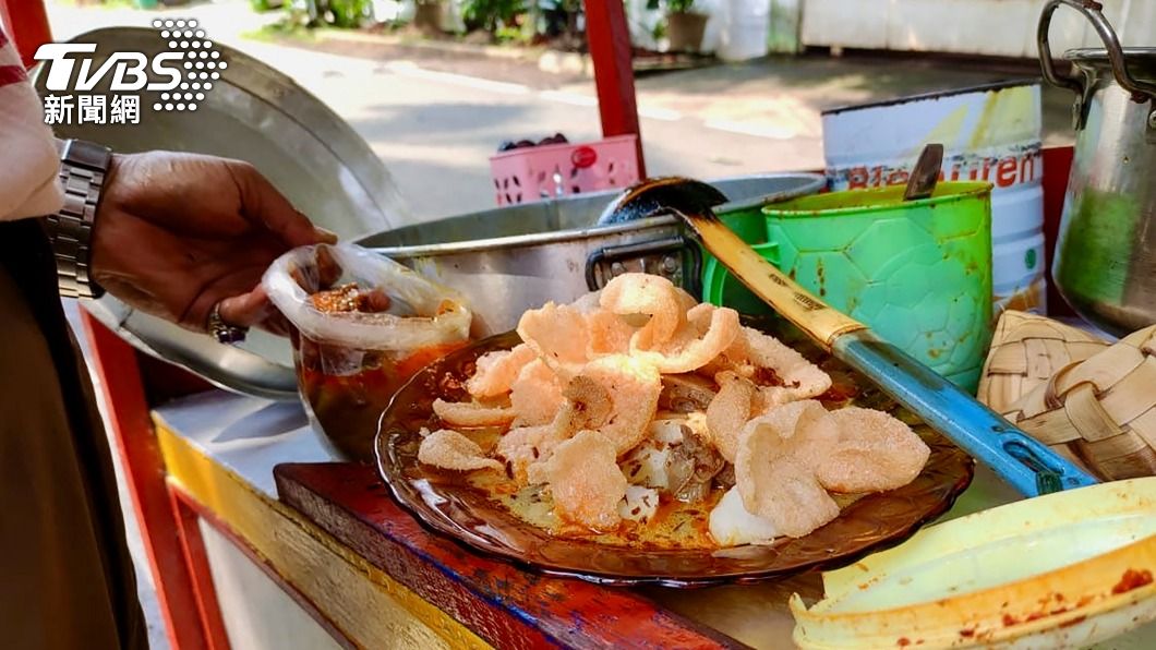 印尼粽Ketupat是印尼穆斯林開齋節必吃食物。(圖/中央社)