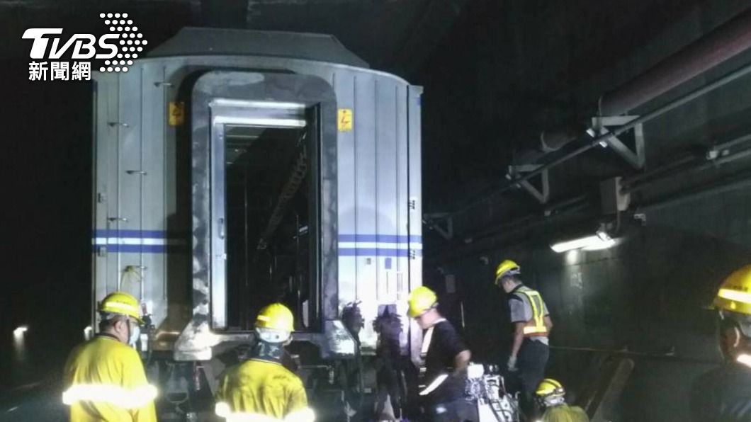 台鐵迴送故障列車出軌 松山-台北平均延誤50分