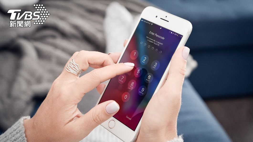 懷疑男友劈腿查勤 醋女翻拍手機反吃官司