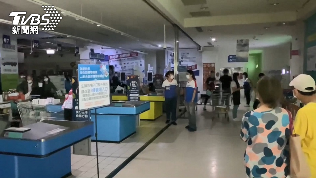 家裡電器因為分區輪流停電壞掉，民眾喊要向台電求償。（圖／TVBS資料畫面）