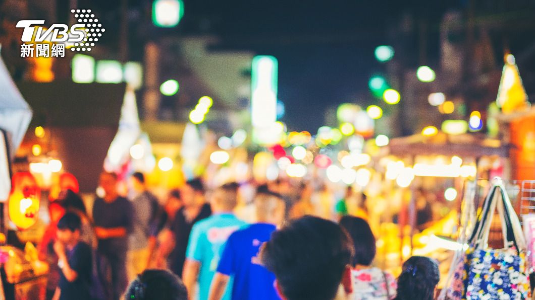 全台疫情升溫,專家呼籲盡量避免外出。(示意圖/shutterstock達志影像)