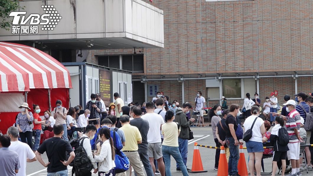 北市快篩525人揪出62人 陽性比率約10%