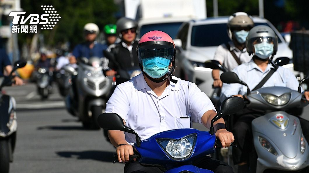 防疫祭重罰!雙北三級警戒 不戴口罩恐噴1萬5