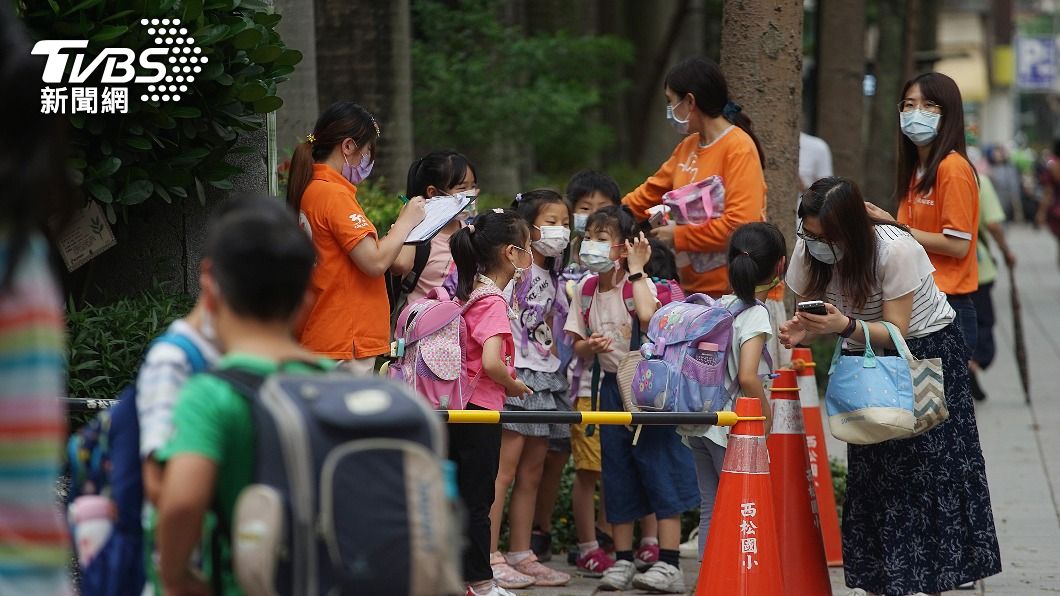 雇主要求特休換防疫照顧假 勞部:最高可罰100萬