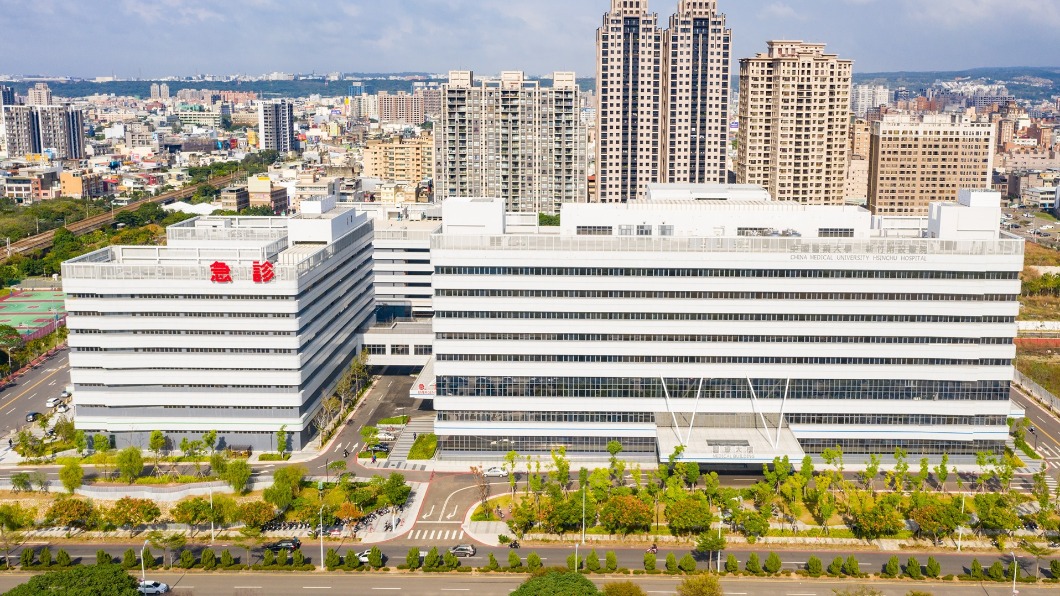 苗栗確診者曾到中國醫藥大學附設醫院新竹分院。（圖／翻攝自中國醫藥大學附設醫院新竹分院臉書）