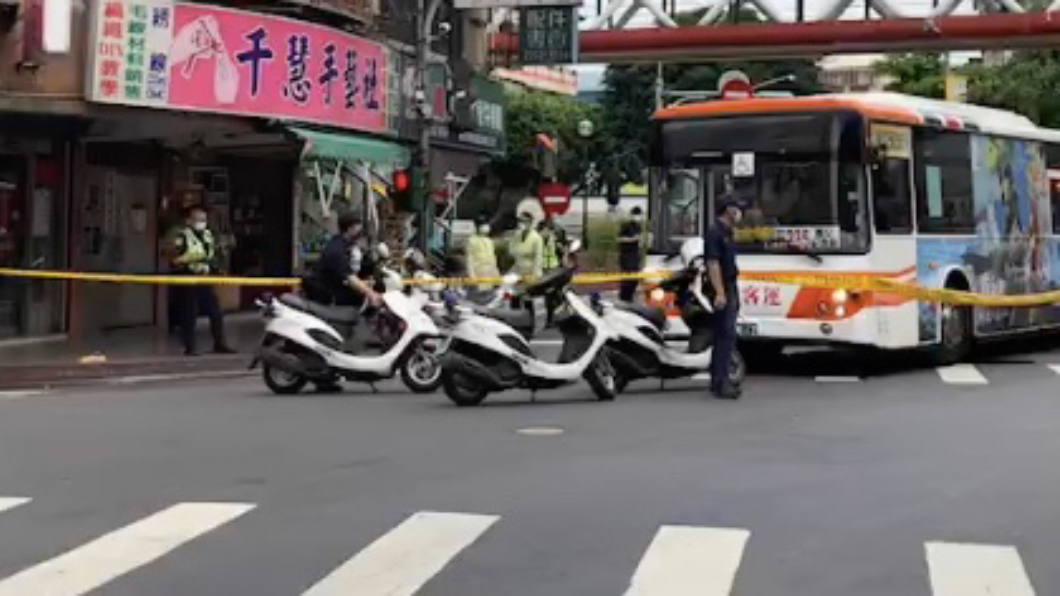 新北驚傳死亡車禍 老婦遭捲公車輪下當場斷魂