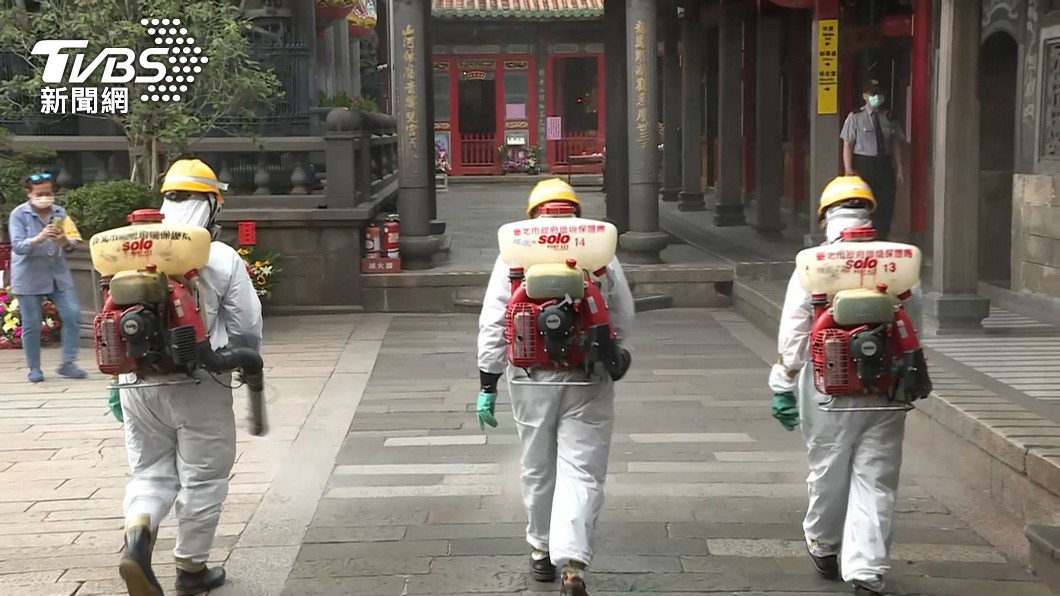 台灣本土疫情嚴峻。(圖/TVBS)