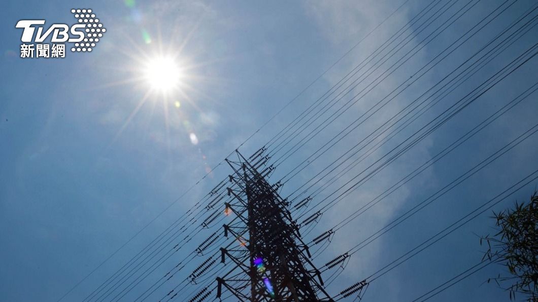 台電因南電北送等線路消耗，1年會損失近95億度電，營運損失約218億元。（圖／中央社）