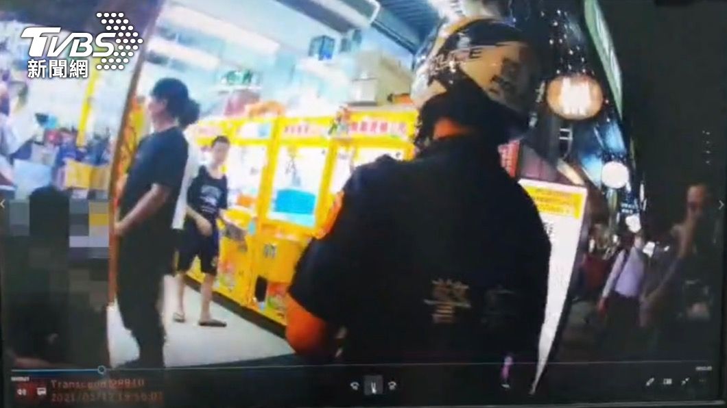 不顧疫情!娃娃機店仍開業 警抓防疫破口最高罰30萬
