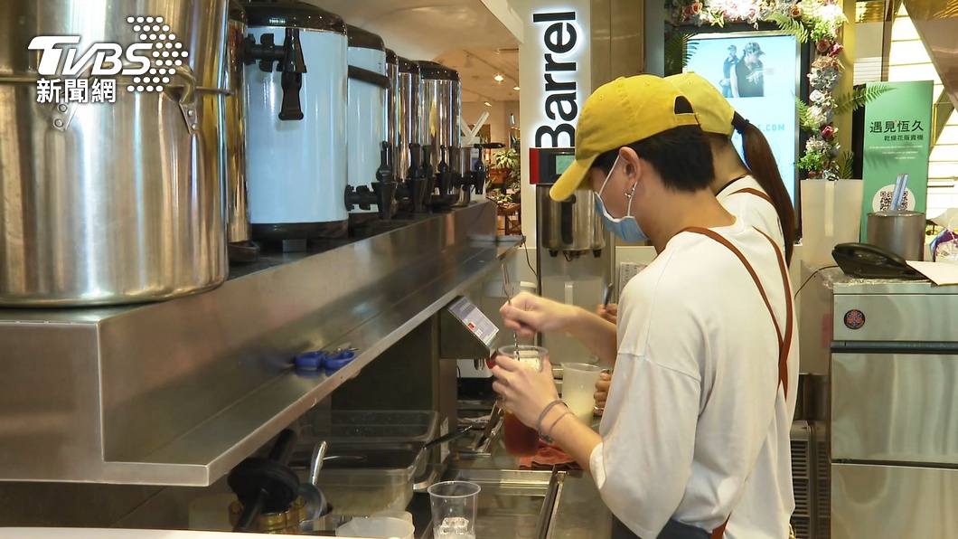 裝隔板也不行!中市禁「餐飲內用」違規最高罰1萬5