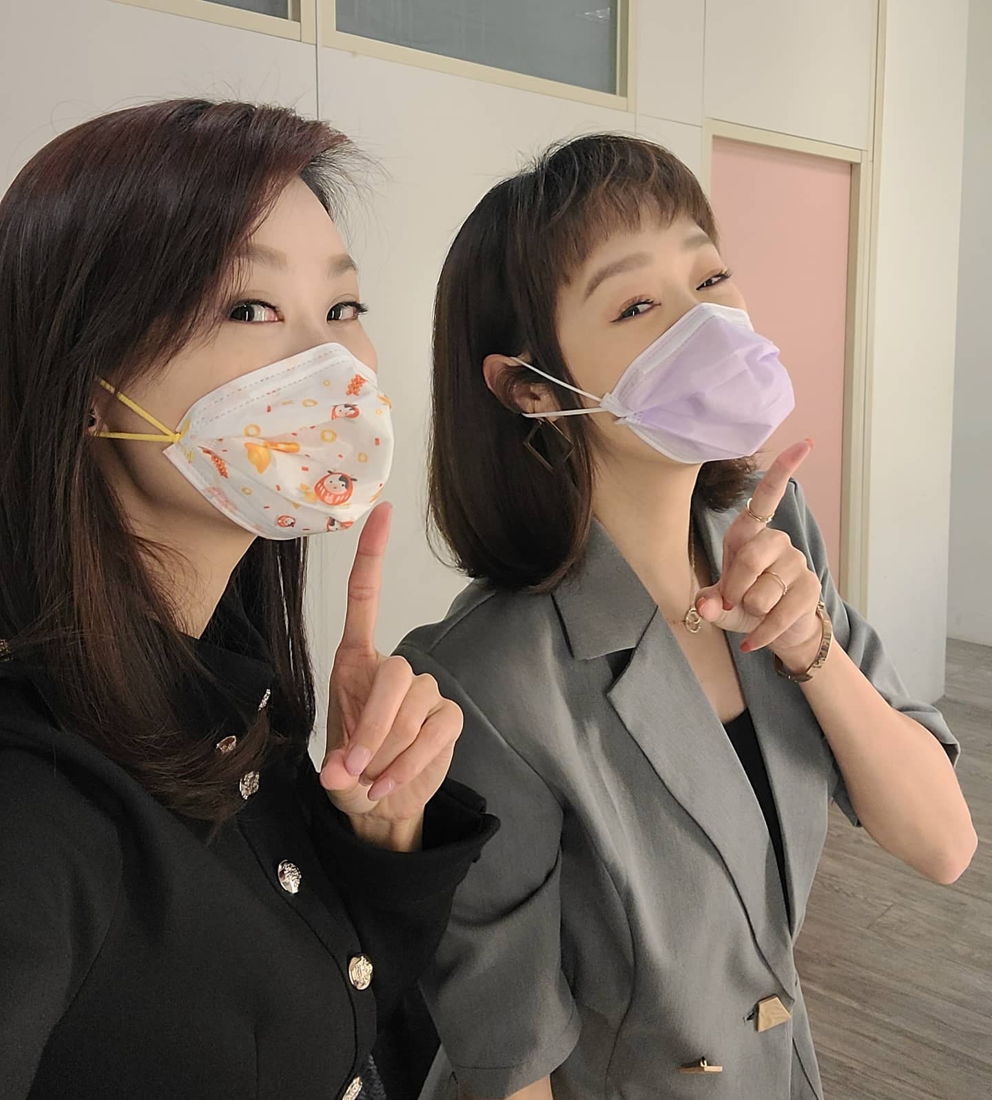 女星茵芙也加入鳥嘴行列。（圖／陳珮騏臉書）