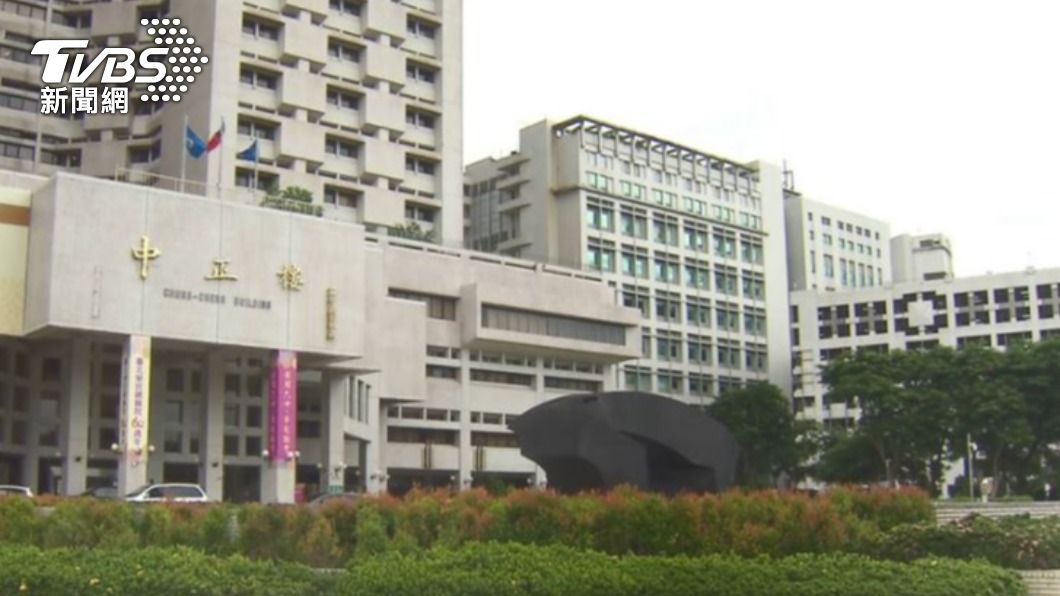 台北榮總這名工友是因為因為朋友確診，被匡列隔離也跟著確診。（圖／TVBS資料畫面）