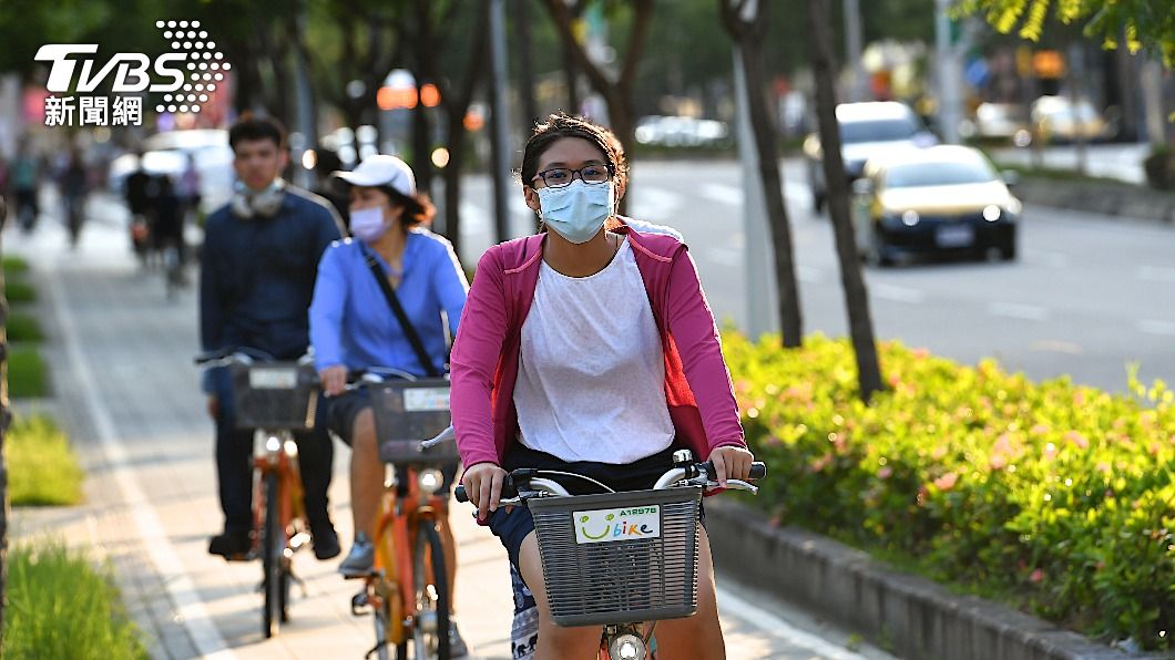 韓國瑜誇讚,台灣人自律戴口罩落實防疫。(示意圖/shutterstock 達志影像)