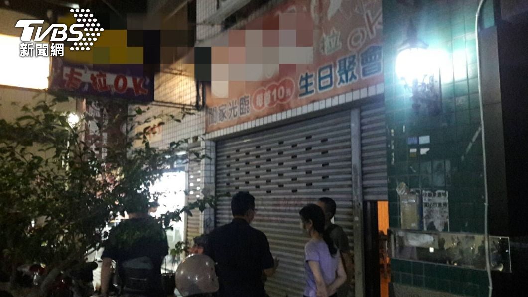 市府在晚間將店家斷水斷電。(圖/TVBS)