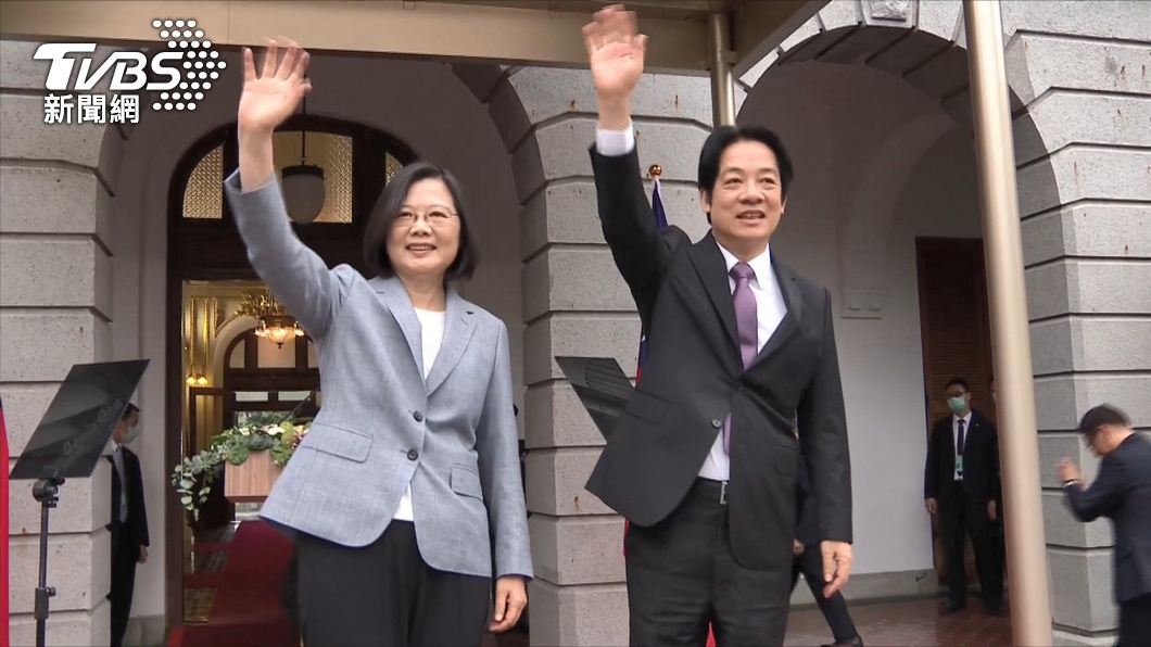 疫情燒進總統官邸!照顧退役犬志工染疫 蔡英文篩檢陰性