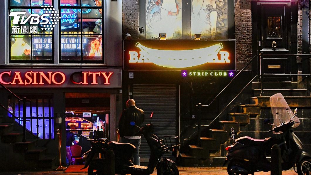 疫情期間，相當多店家被迫關閉營業。（圖／達志影像路透社）